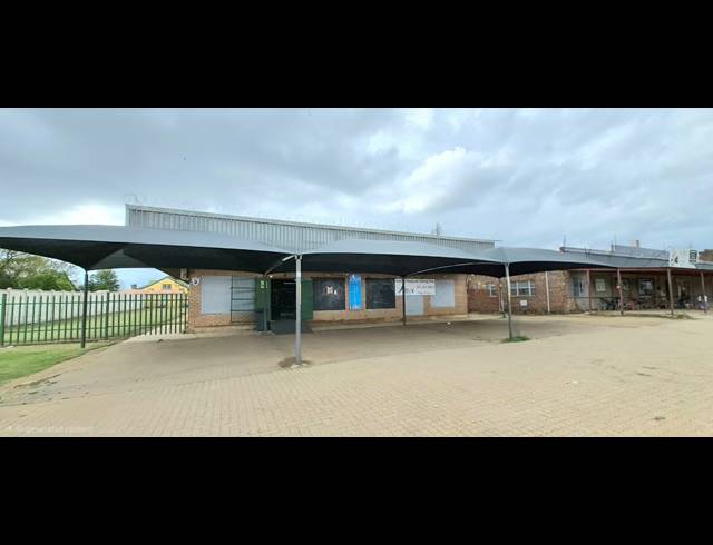 500M² BUILDING FOR SALE IN SWARTRUGGENS